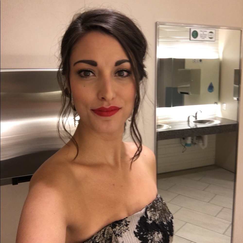 Meet your Posher, Nicole